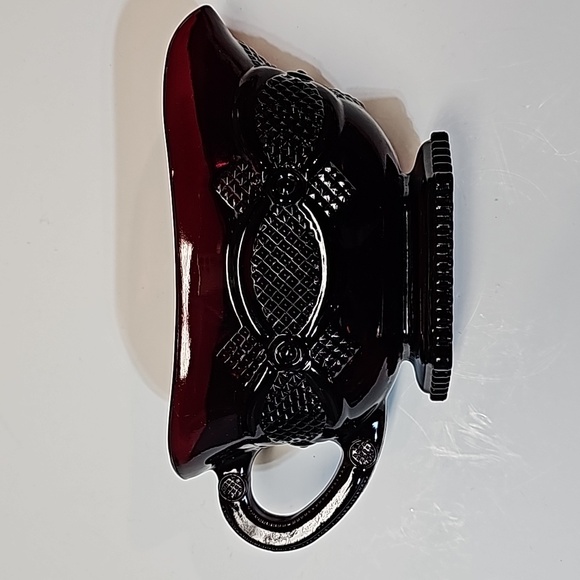 Avon Cape Cod Red Glass Sauce Gravy Boat - Picture 4 of 14